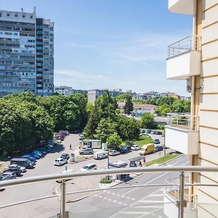 Bright For 5 Guests With Free Parking Burgas