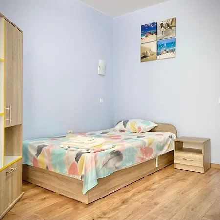 Bright For 5 Guests With Free Parking