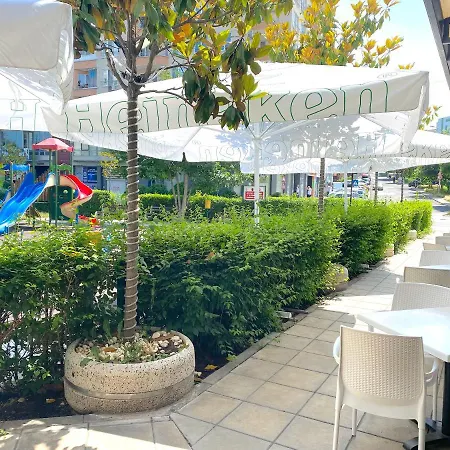 Lägenhet Bright For 5 Guests With Free Parking