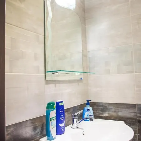 Lägenhet Bright For 5 Guests With Free Parking Burgas