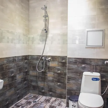 Bright For 5 Guests With Free Parking Appartement Burgas